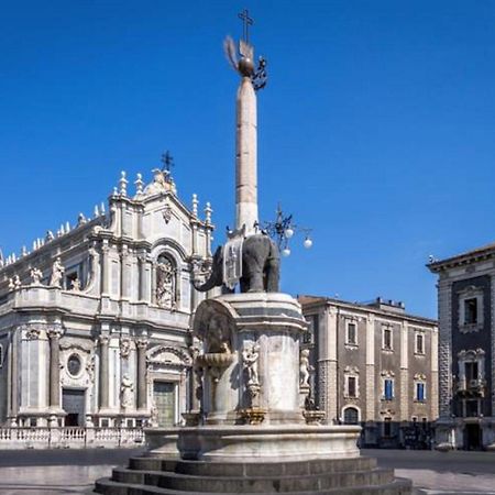 Catania Apartment Borgo Suite Autonomous Luaran gambar
